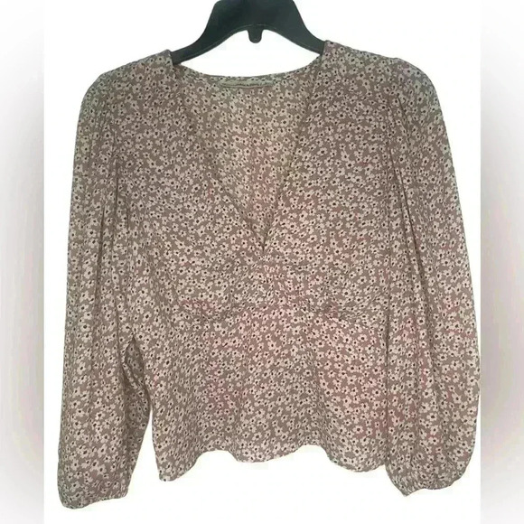 Abercrombie & Fitch Deep V-Neck Puffy Sleeves Size Small - Picture 1 of 8